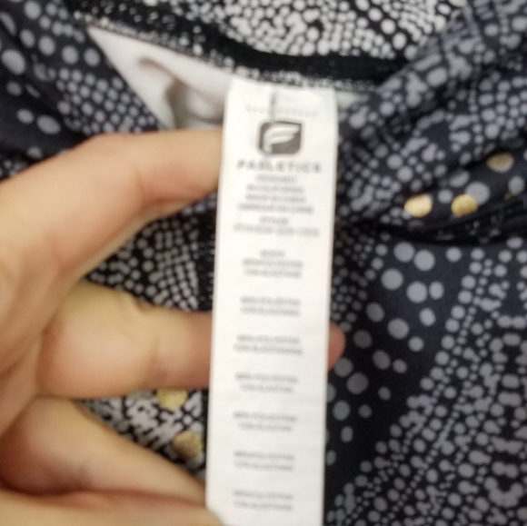 Fabletics XXL Black w Gray & Metallic Gold Accents - Picture 3 of 5